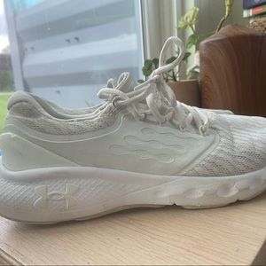 Under armour  tennis shoes